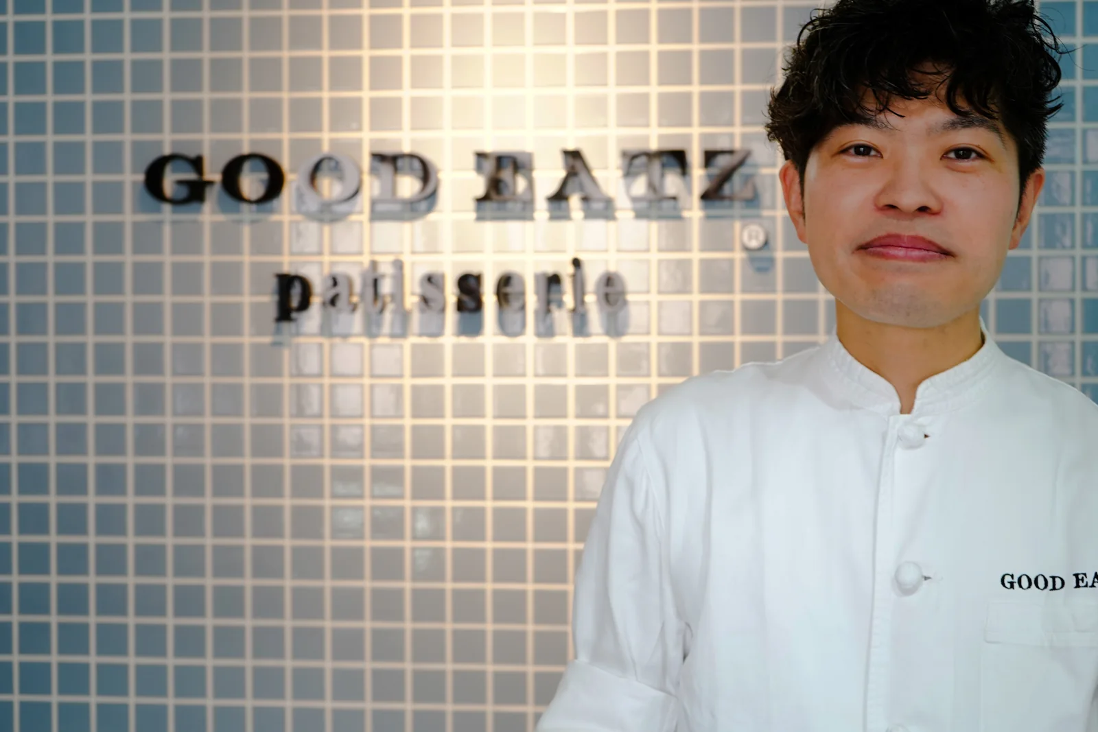 GOOD EATZの店内とパティシエ